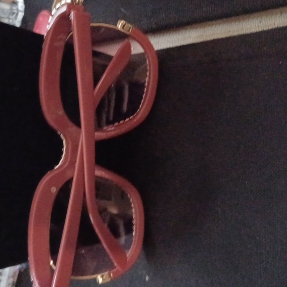 Sunglasses - Picture 3 of 5